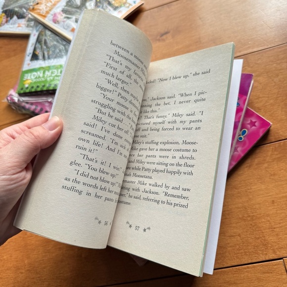 Disney Hannah Montana Books - Pink, Purple, Blue - Picture 7 of 8